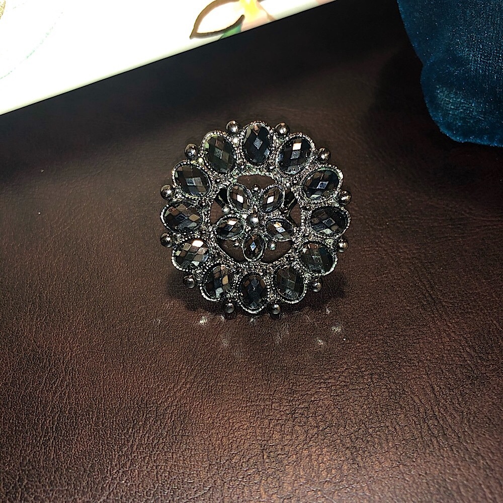 Fashion Ring - Picture 5 of 8